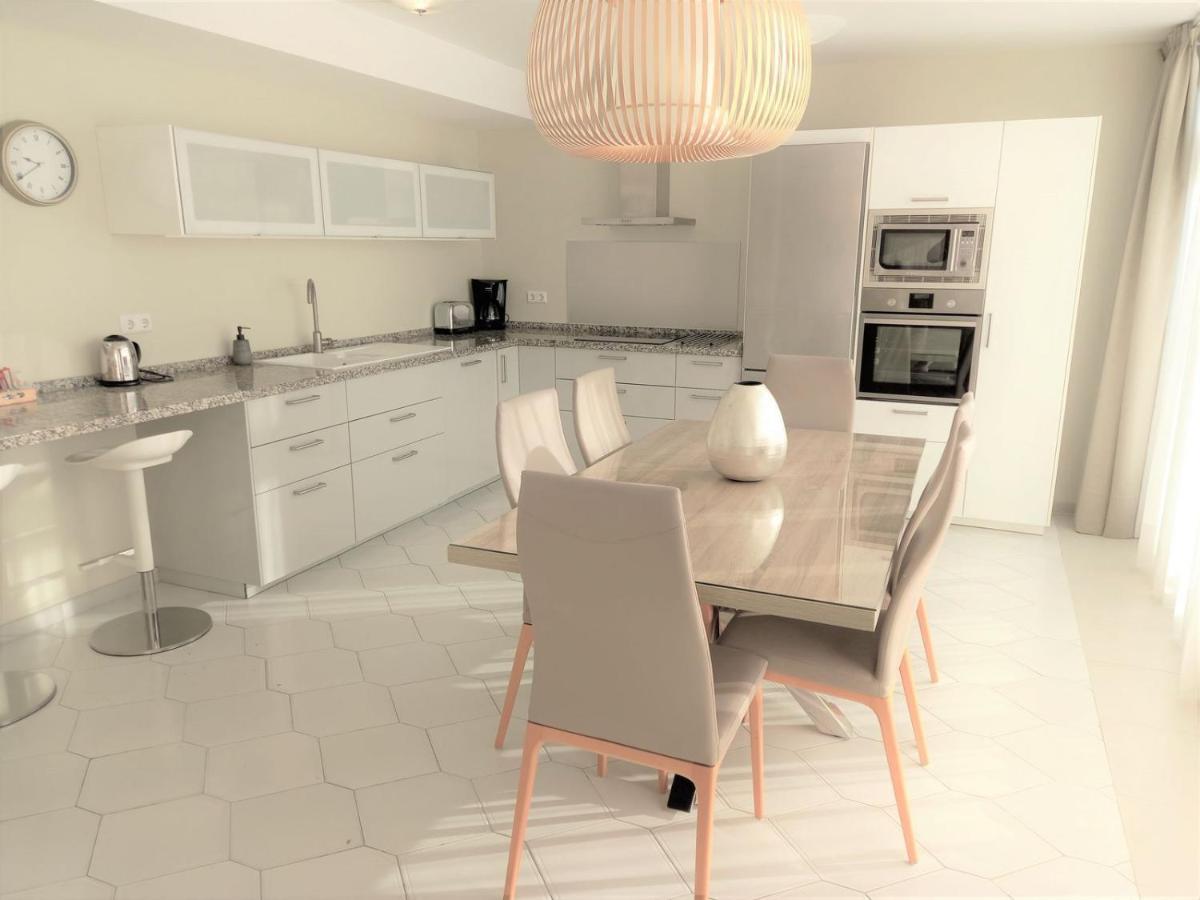 Miraflores Beachfront Penthouse Sitio de Calahonda Ngoại thất bức ảnh